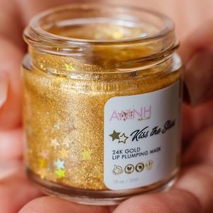 AMNH 24 karat gold lip plumping mask